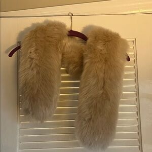 Plush Faux Fur Stole in Light Tan